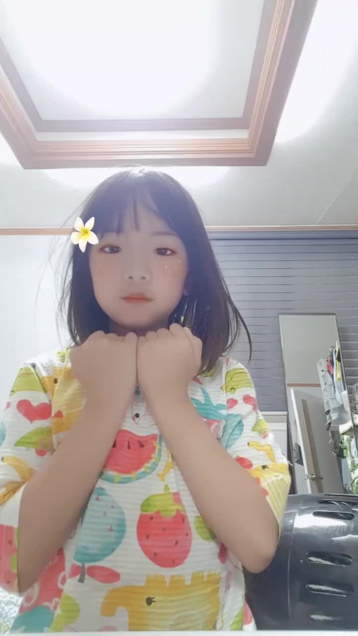 @최고은