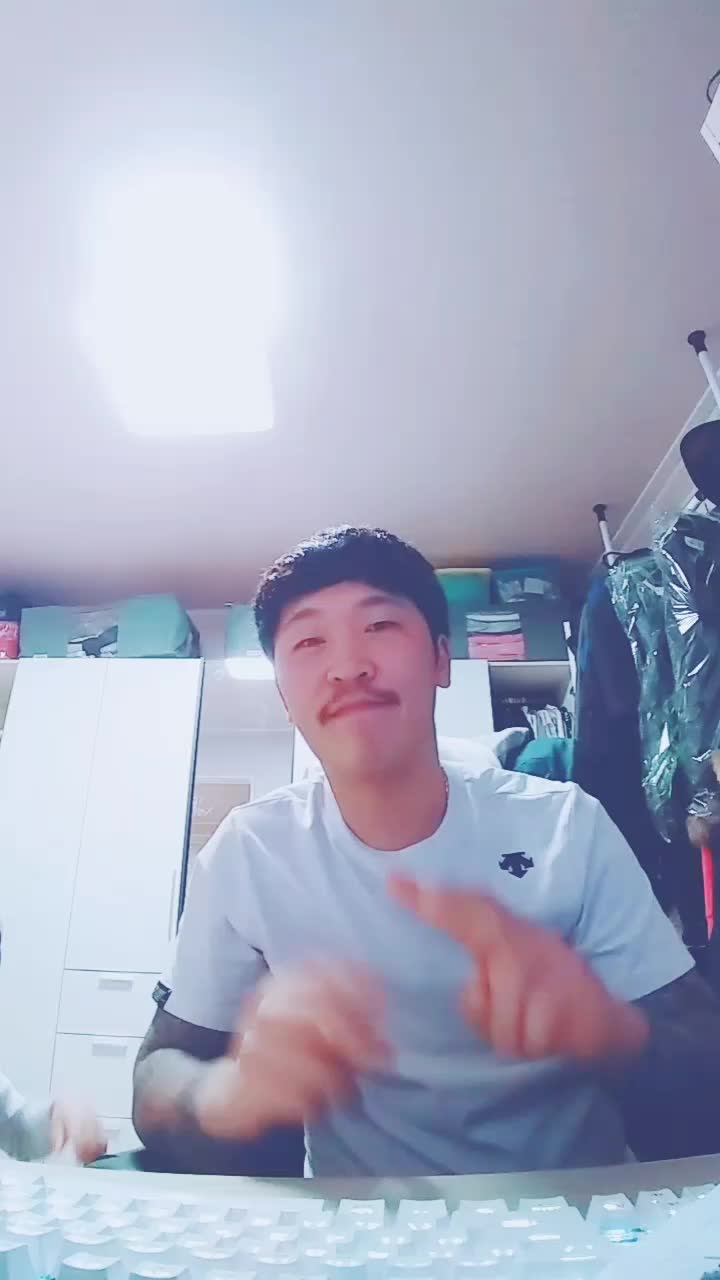 @김완곤