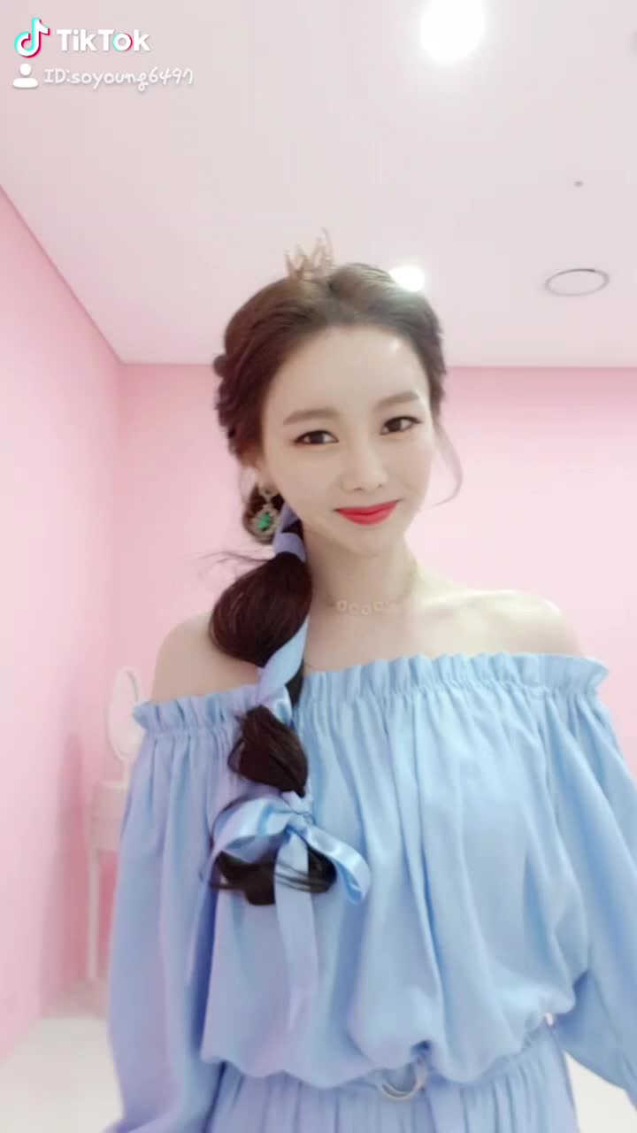 @한소영(韩素英)