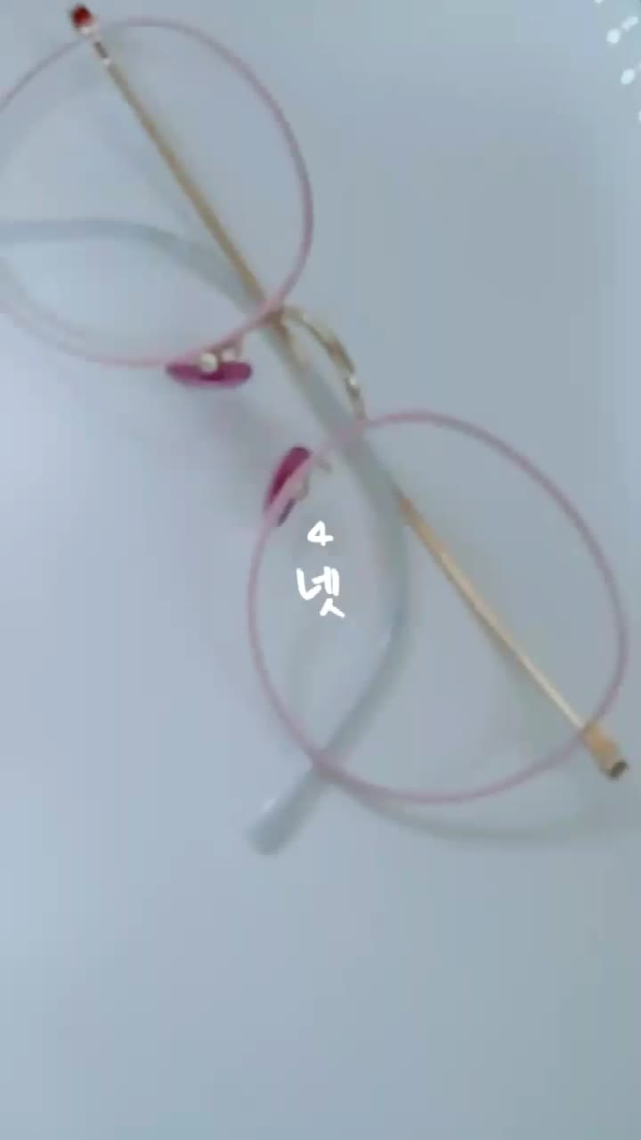@{🔪ココ🔪}&deg;&bull;코코라고요↗