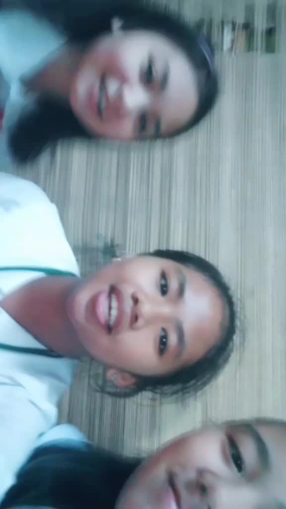 @AnnikaBalano Senia
