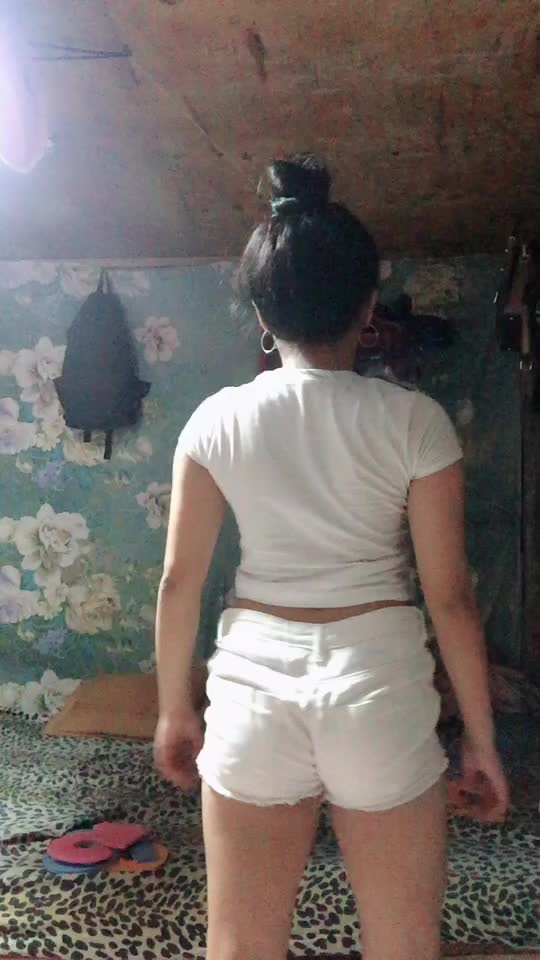 @AnikkaEstella69