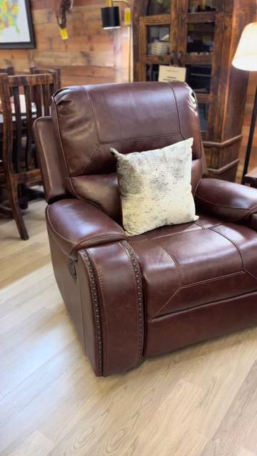 @RusticFurnitureDepot