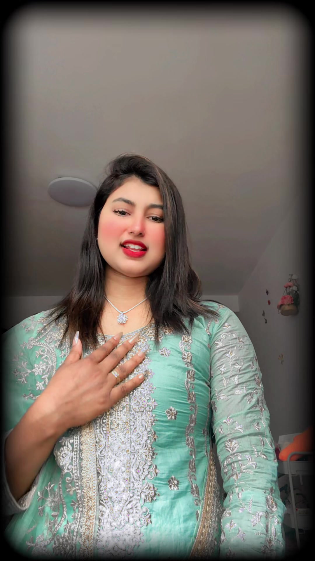 @মেয়ে চায়নিছ 🥰মা বাংলাদেশী