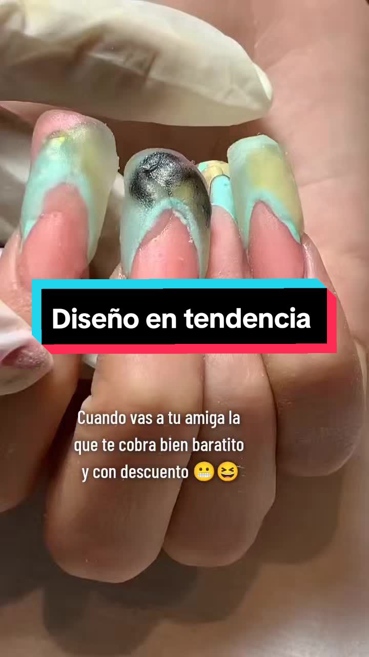 @El Mundo de las U&ntilde;as