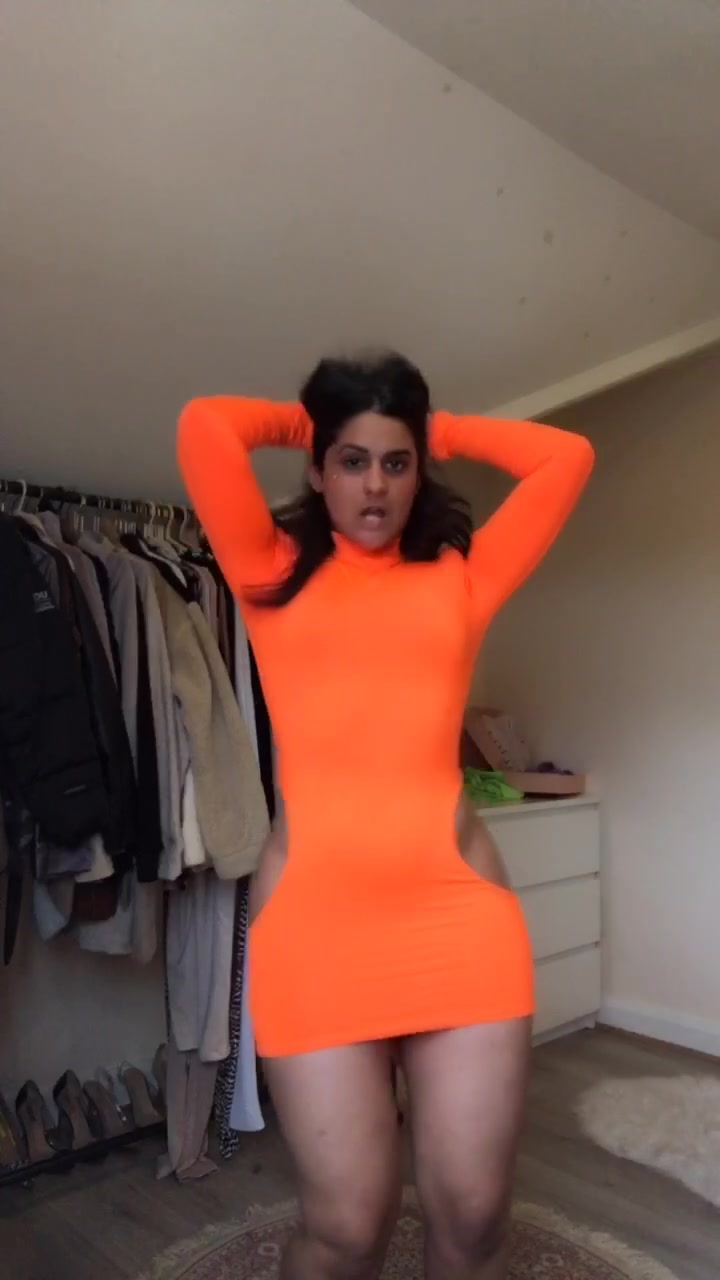 Melfarahmand (@thestrippermel) - Urlebird