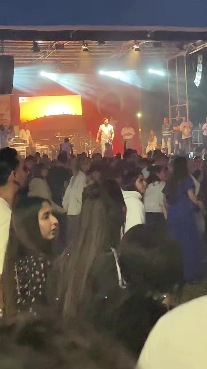 @Gül Scheller61