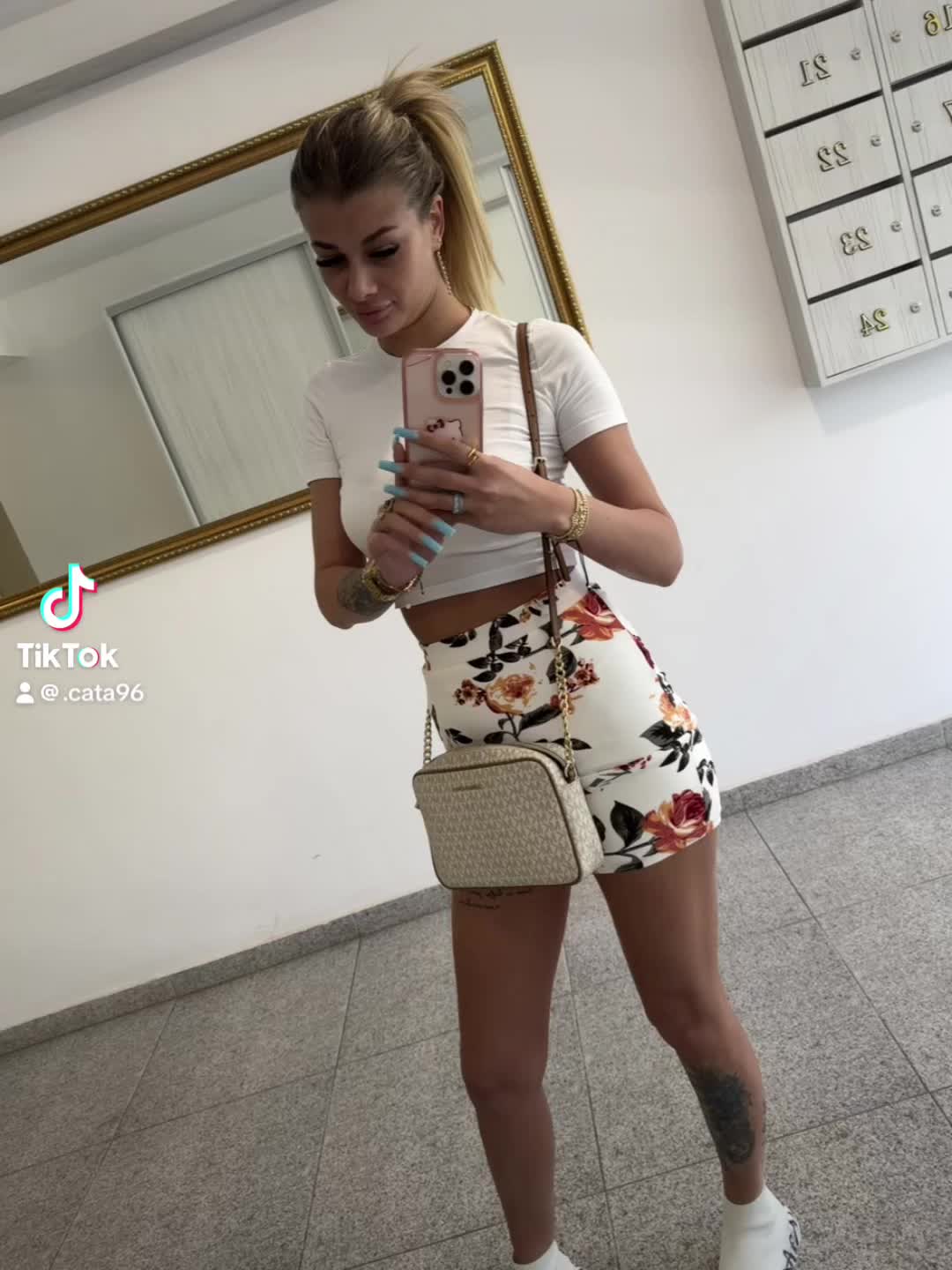 @.C🖤