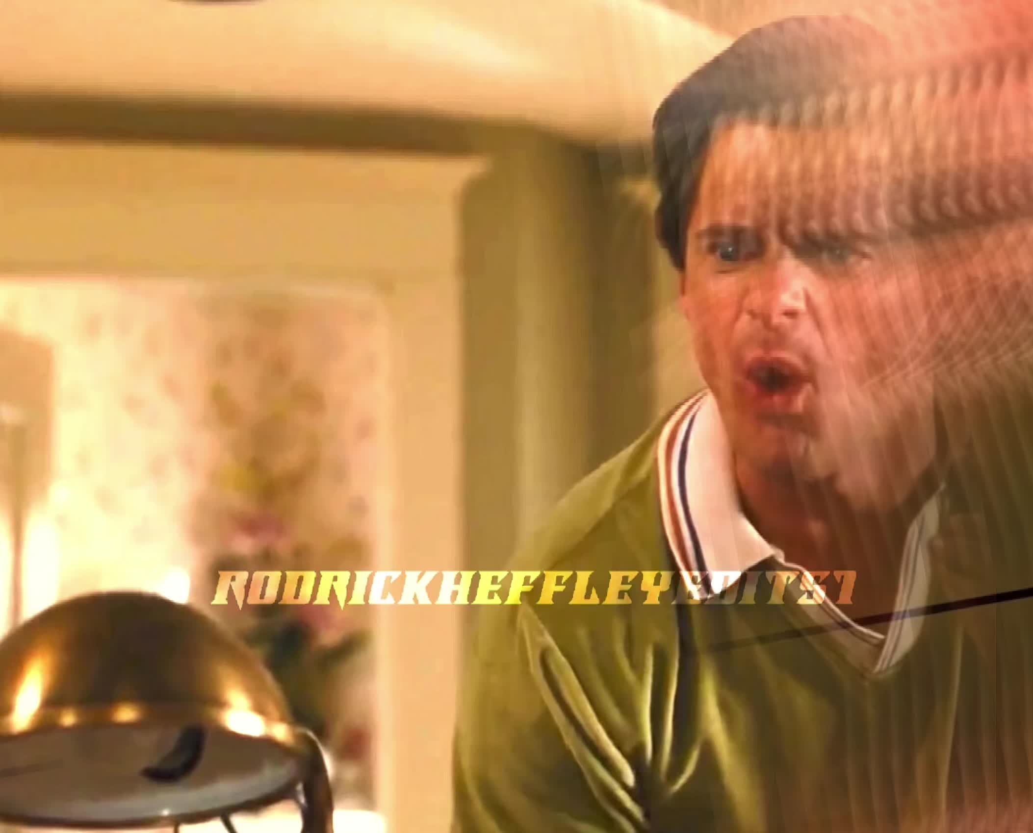 @𝐄l𝐯i𝐢 𝐄c𝐥i𝐩s𝐞d🪽