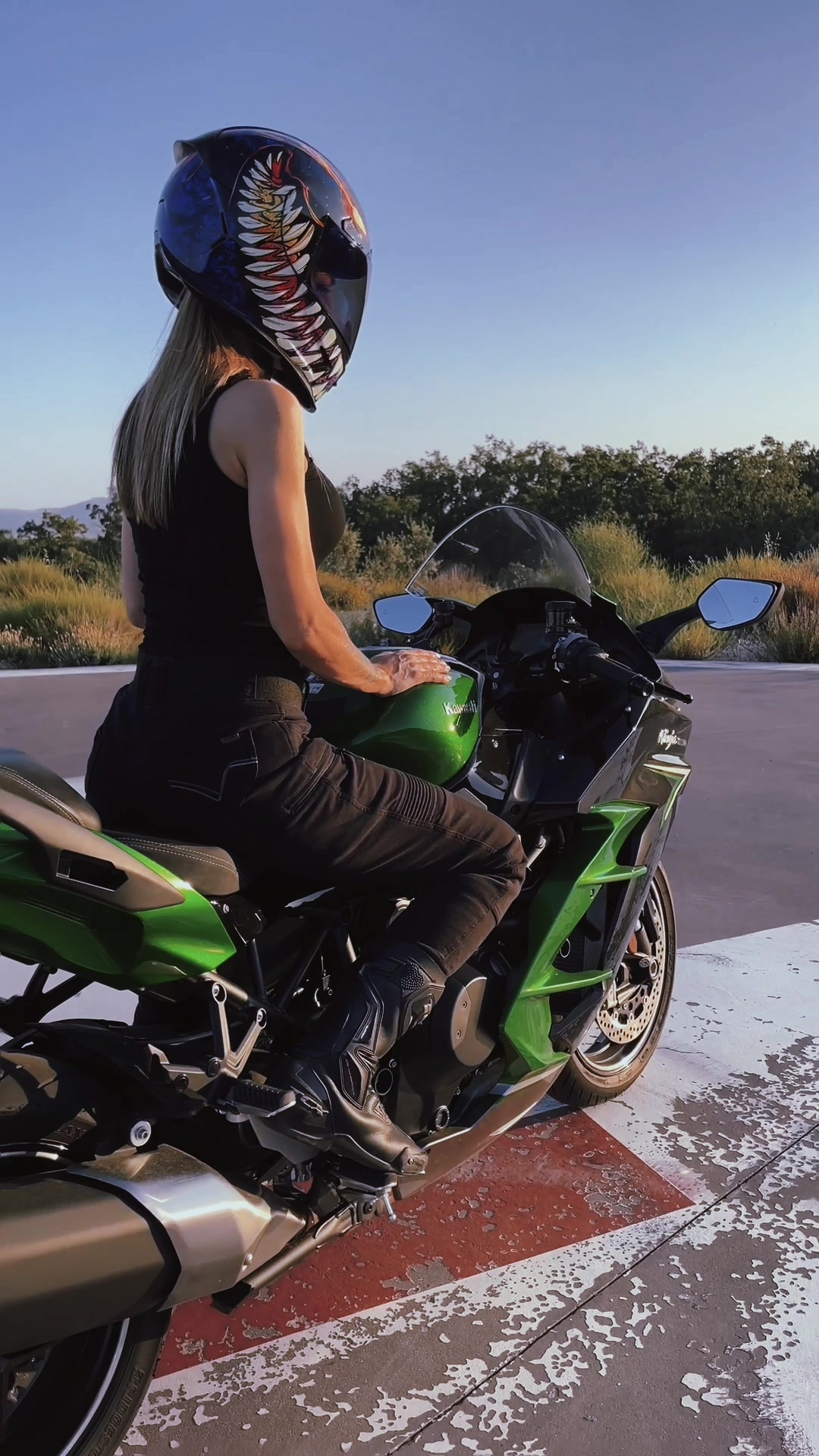 @ridergirl_