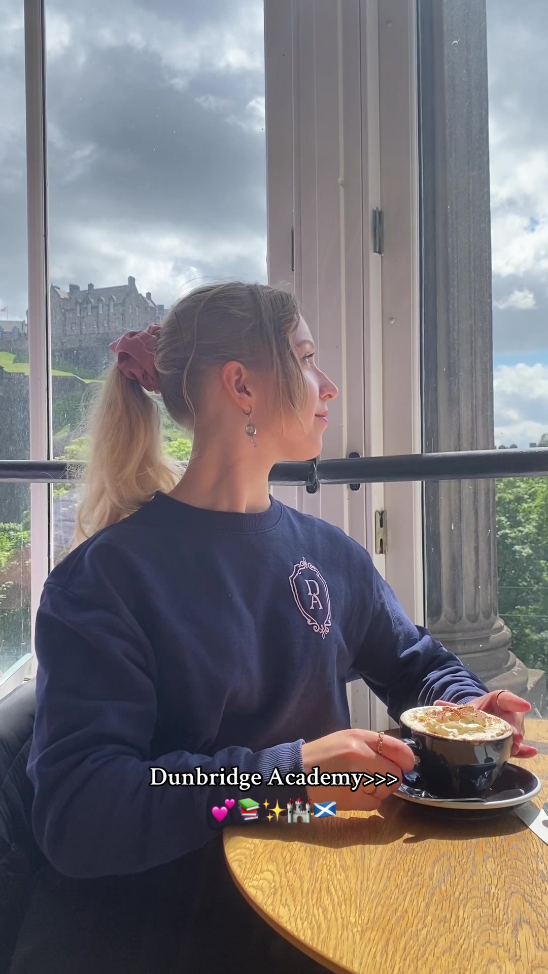 @Emmelie | Booktok 🤍✨📖