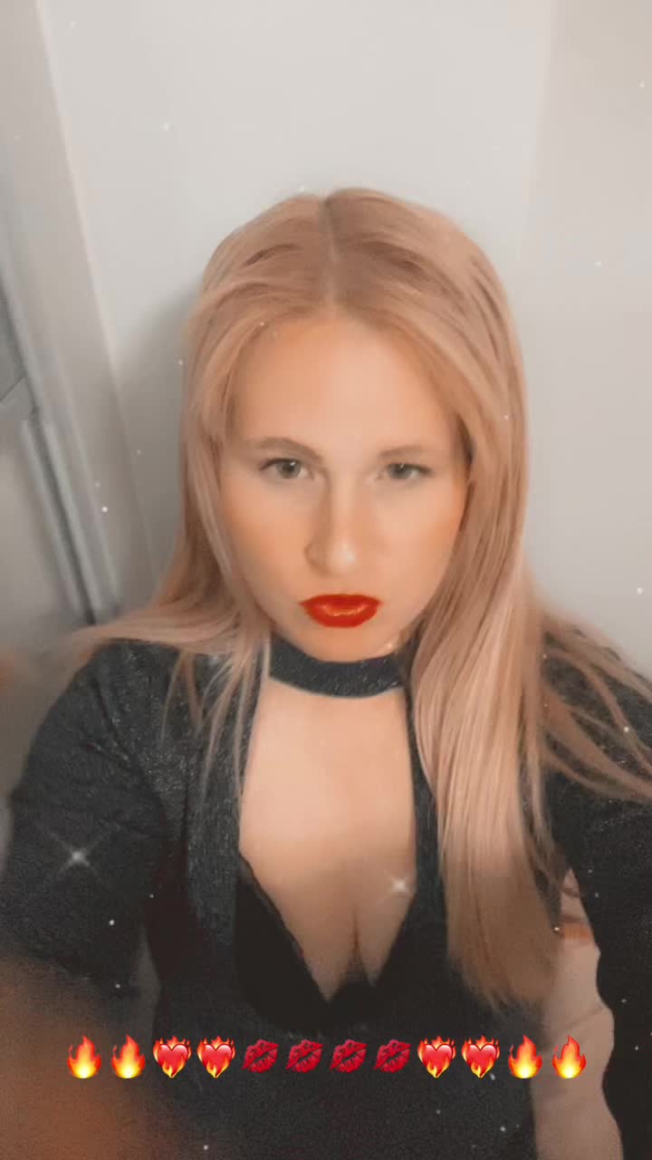 @𝔉𝔬𝔯𝔟𝔦𝔡𝔡𝔢𝔫𝔉𝔯𝔲𝔦𝔱🍑