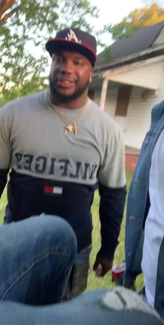 @PlayBoi23