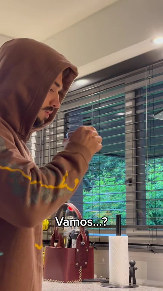 @valenalfano