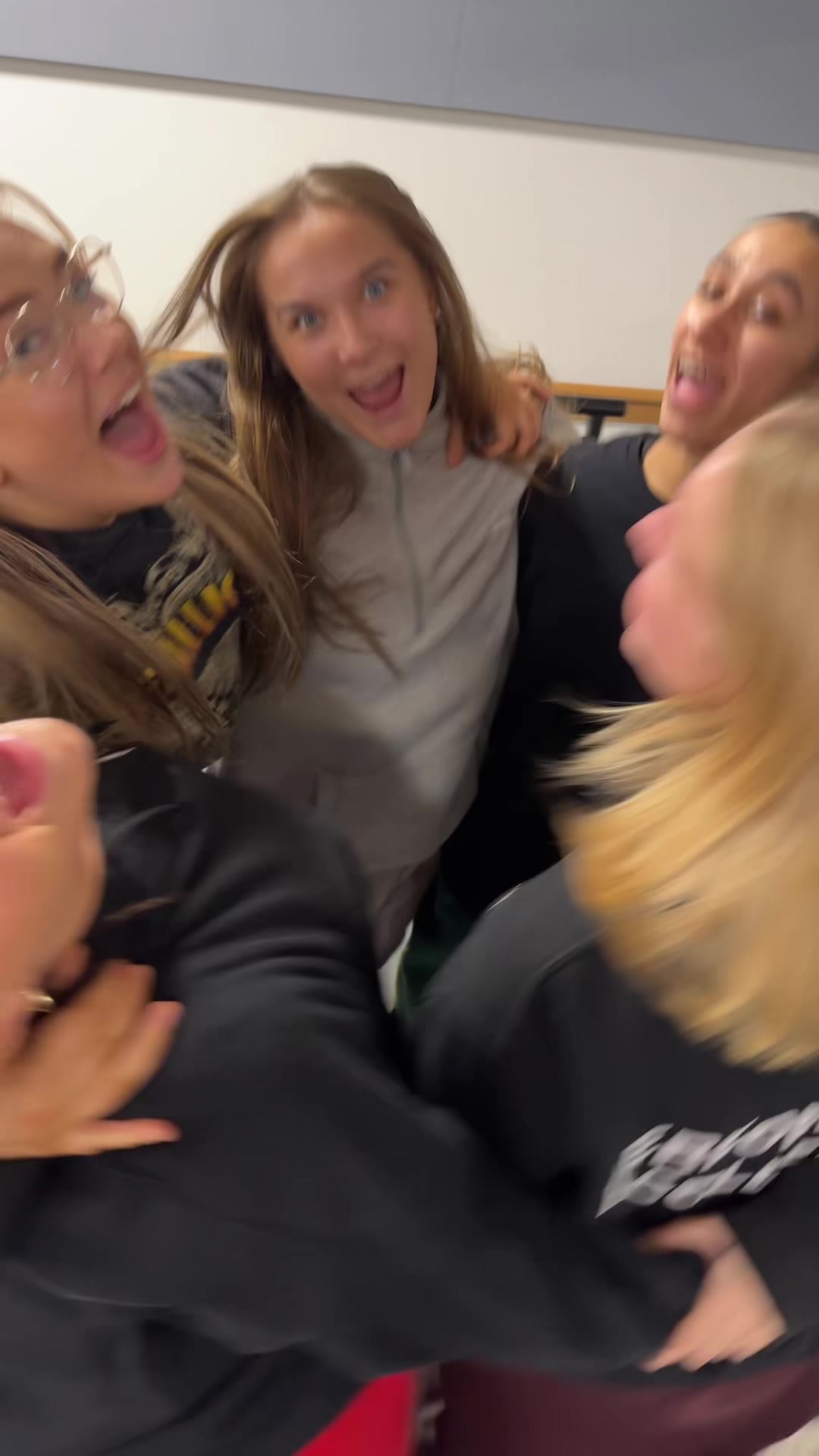 @Elise