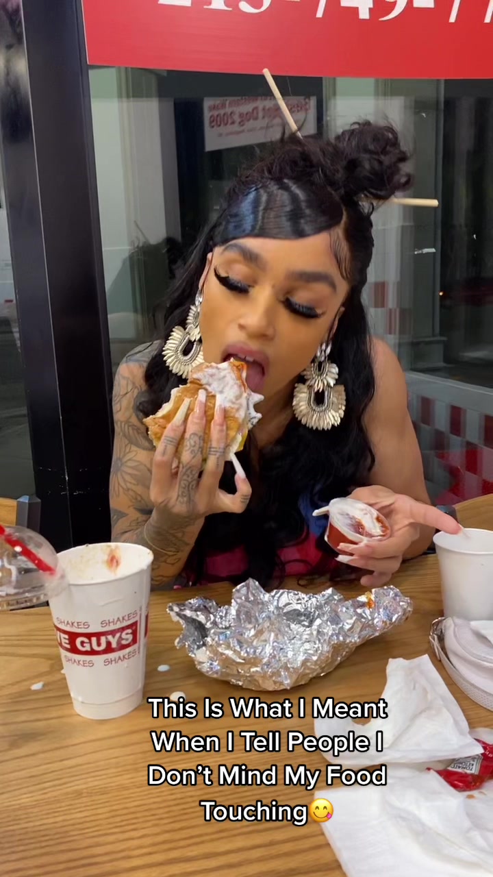 @theofficialbonnielashay