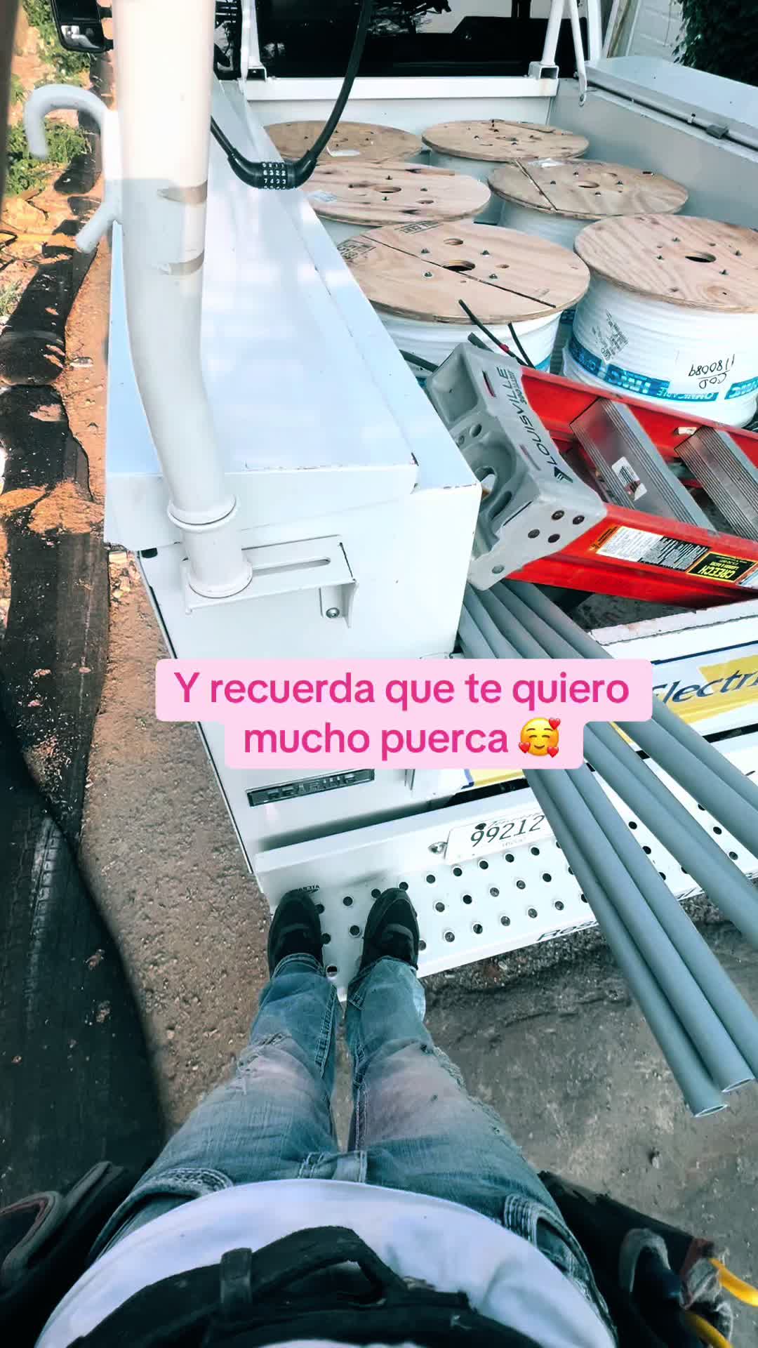 @el_pi&ntilde;a5.3🍍