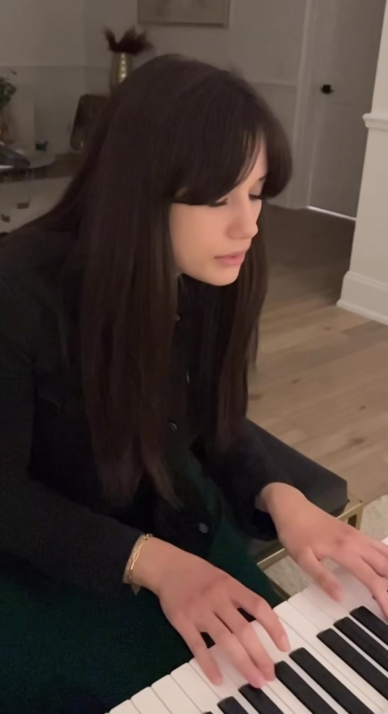 @Ella Bleu Travolta