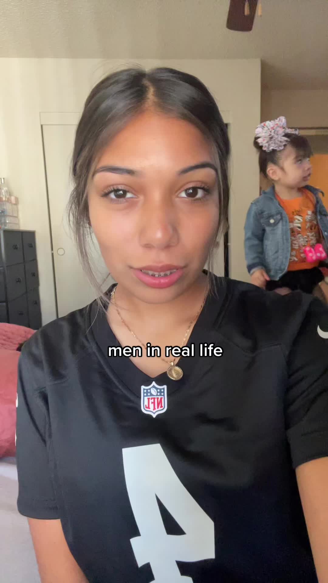 @karlalovesbooks