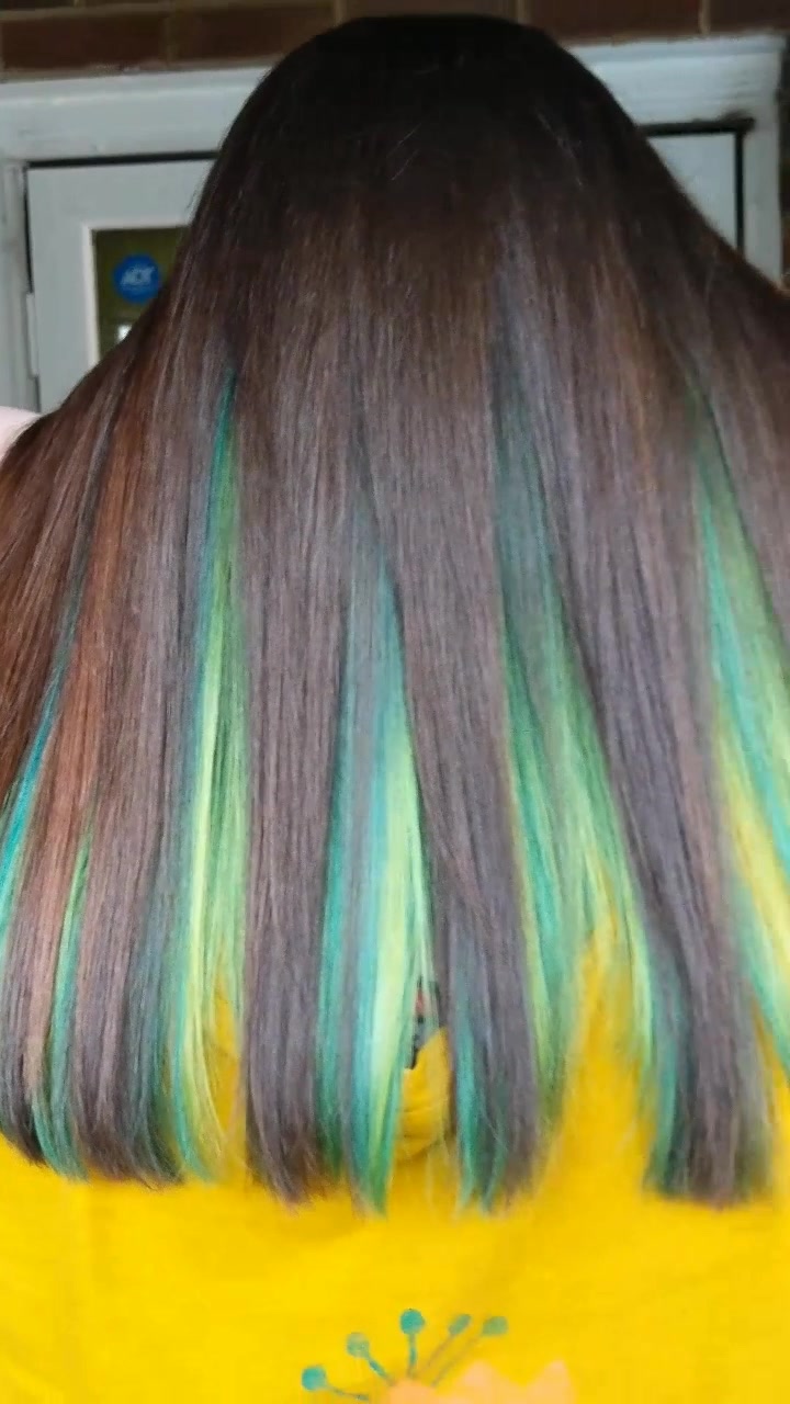 @KAYLA / Hair Colorist / SC