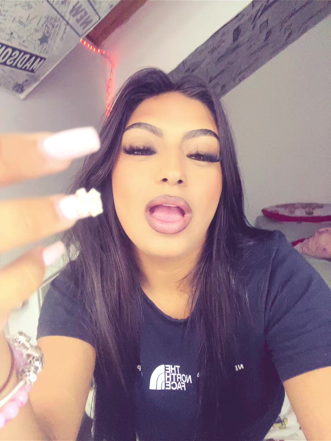 @Valentýna
