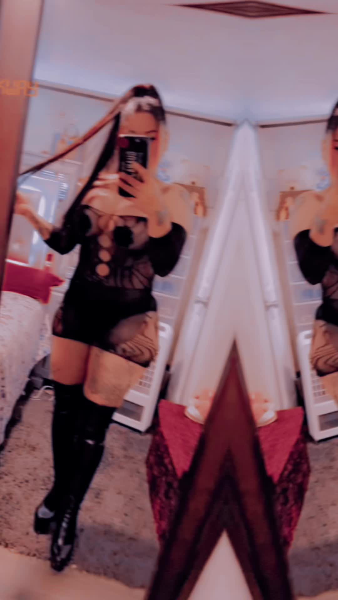 @Lizzamendoza@