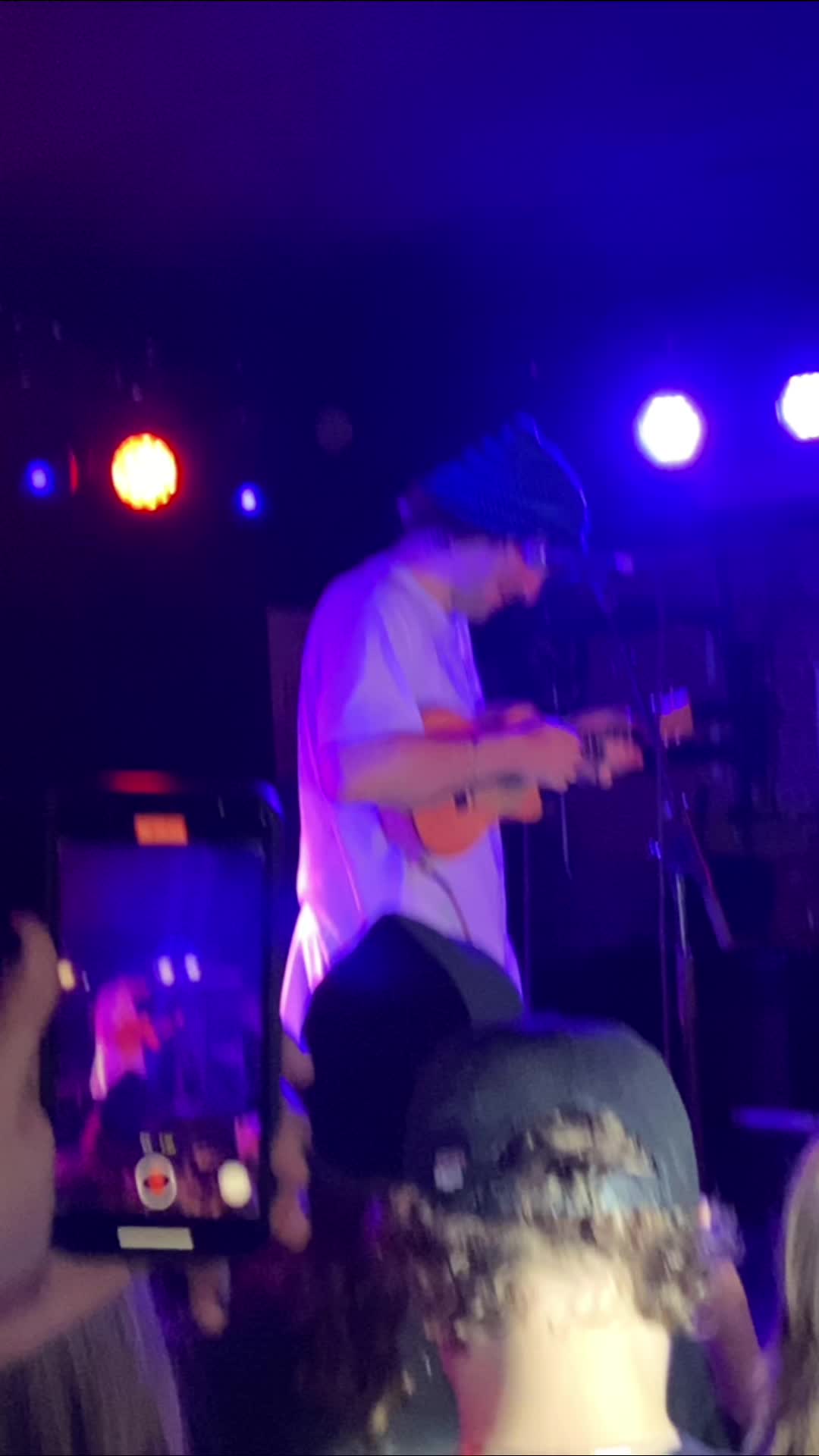@🍎