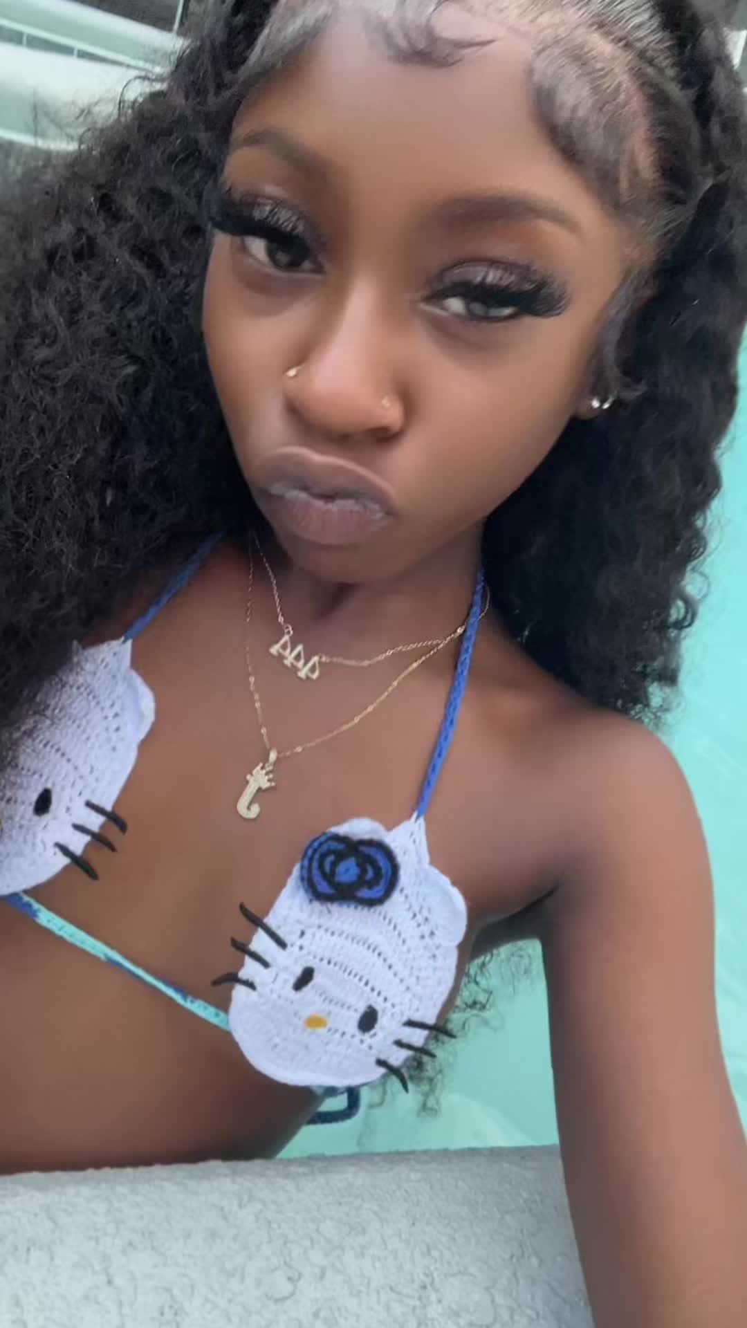 @Dat baby😫