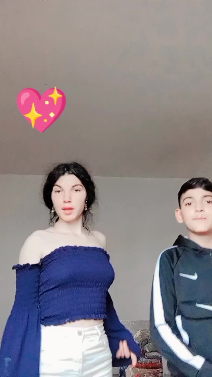 @Daniela🎭
