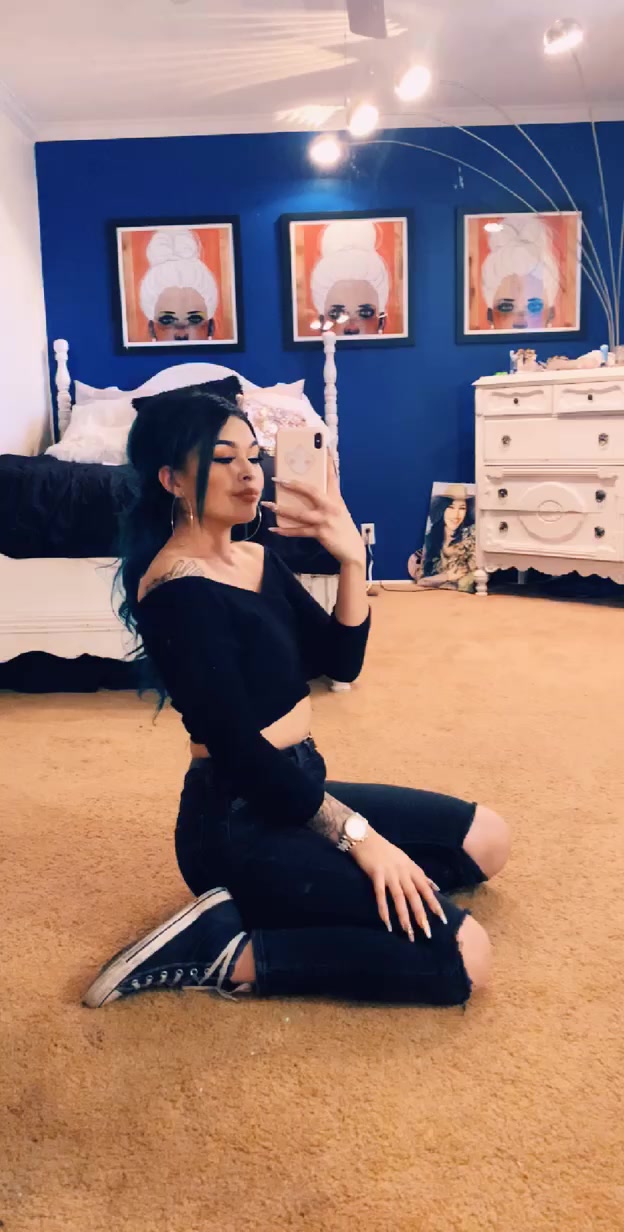 @Sienna Rae