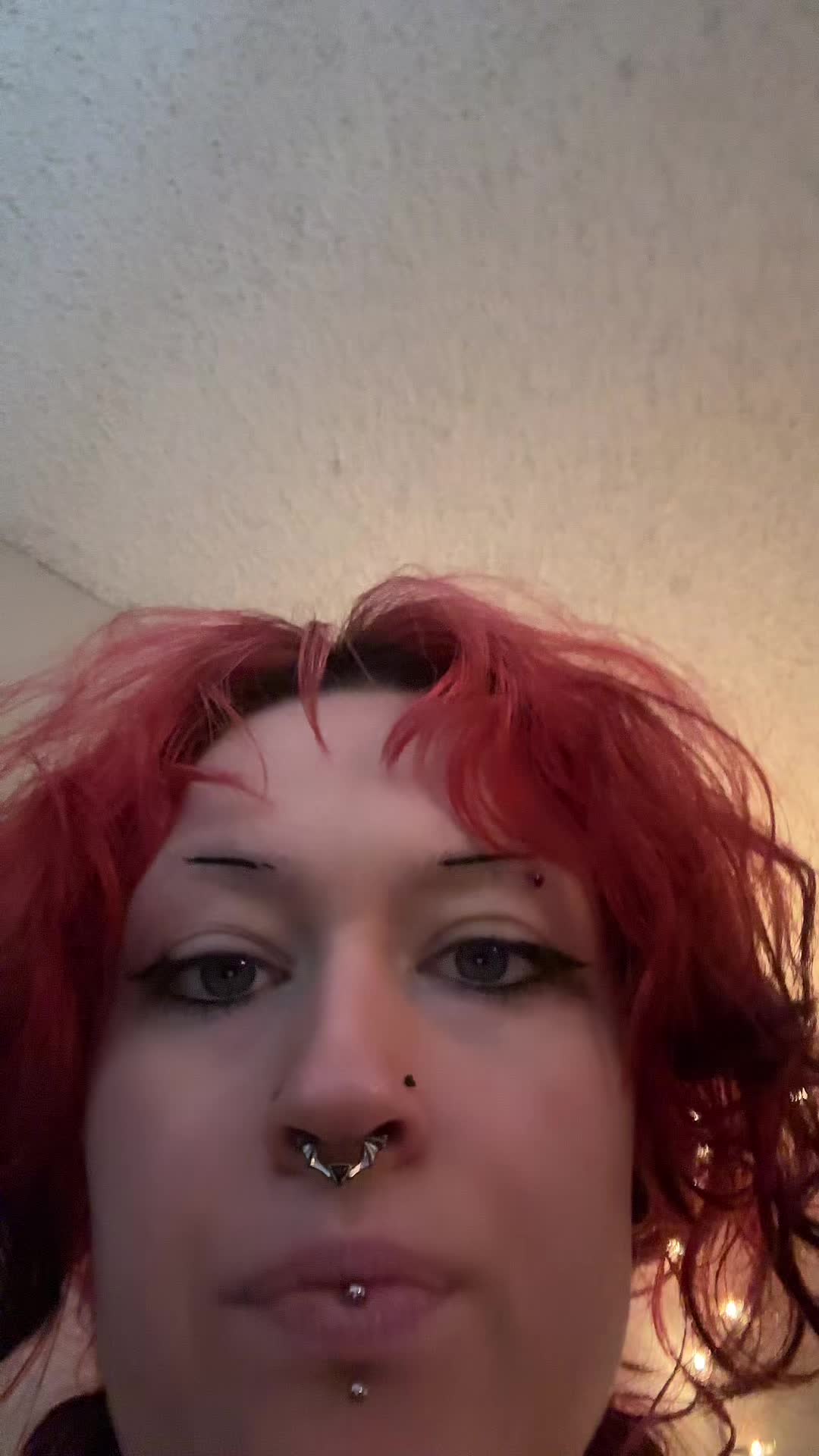 @;-;
