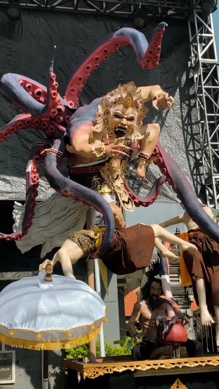 @Dari Kontak Anda
