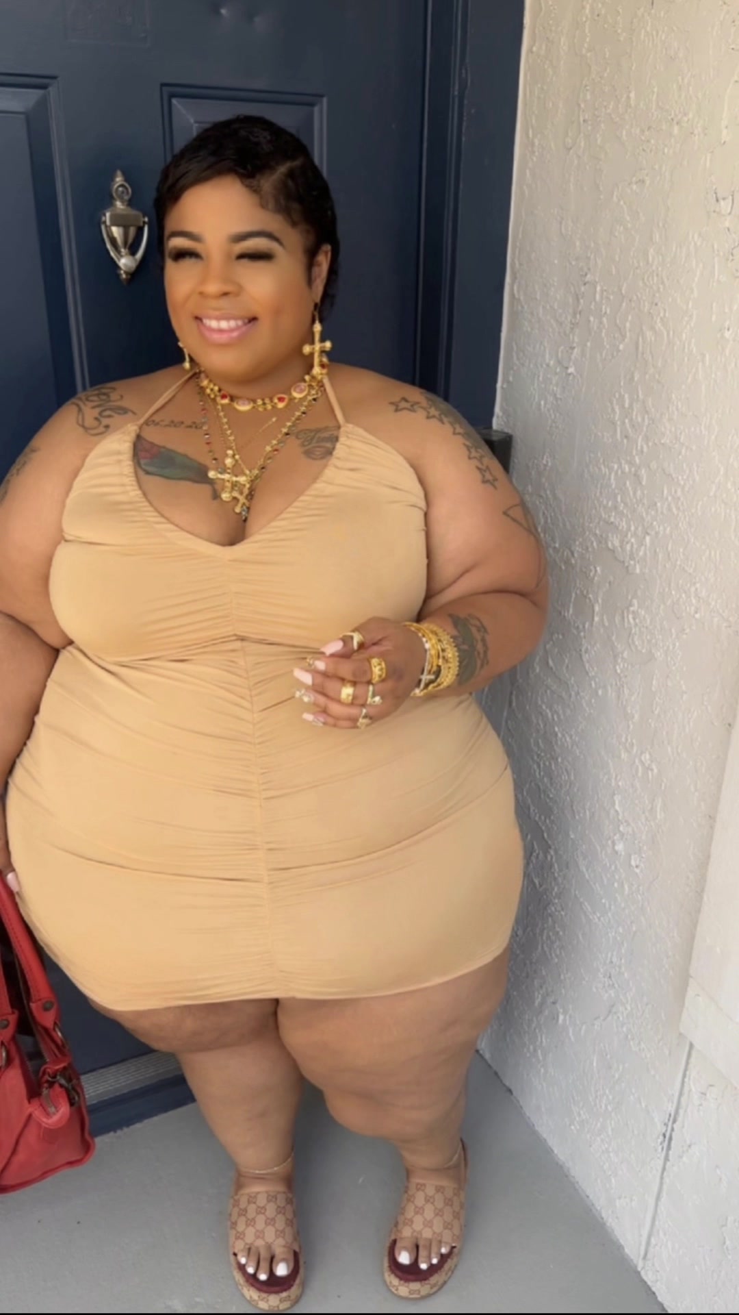 @Voluptuous Hottie 👅
