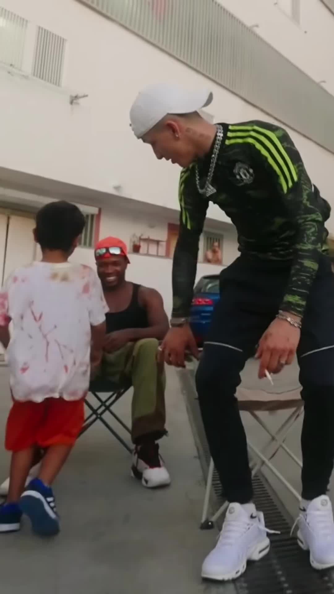 @ENZO LA 🇹🇹