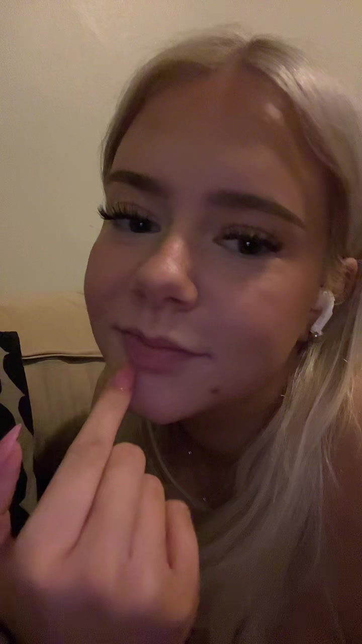 @menni <3