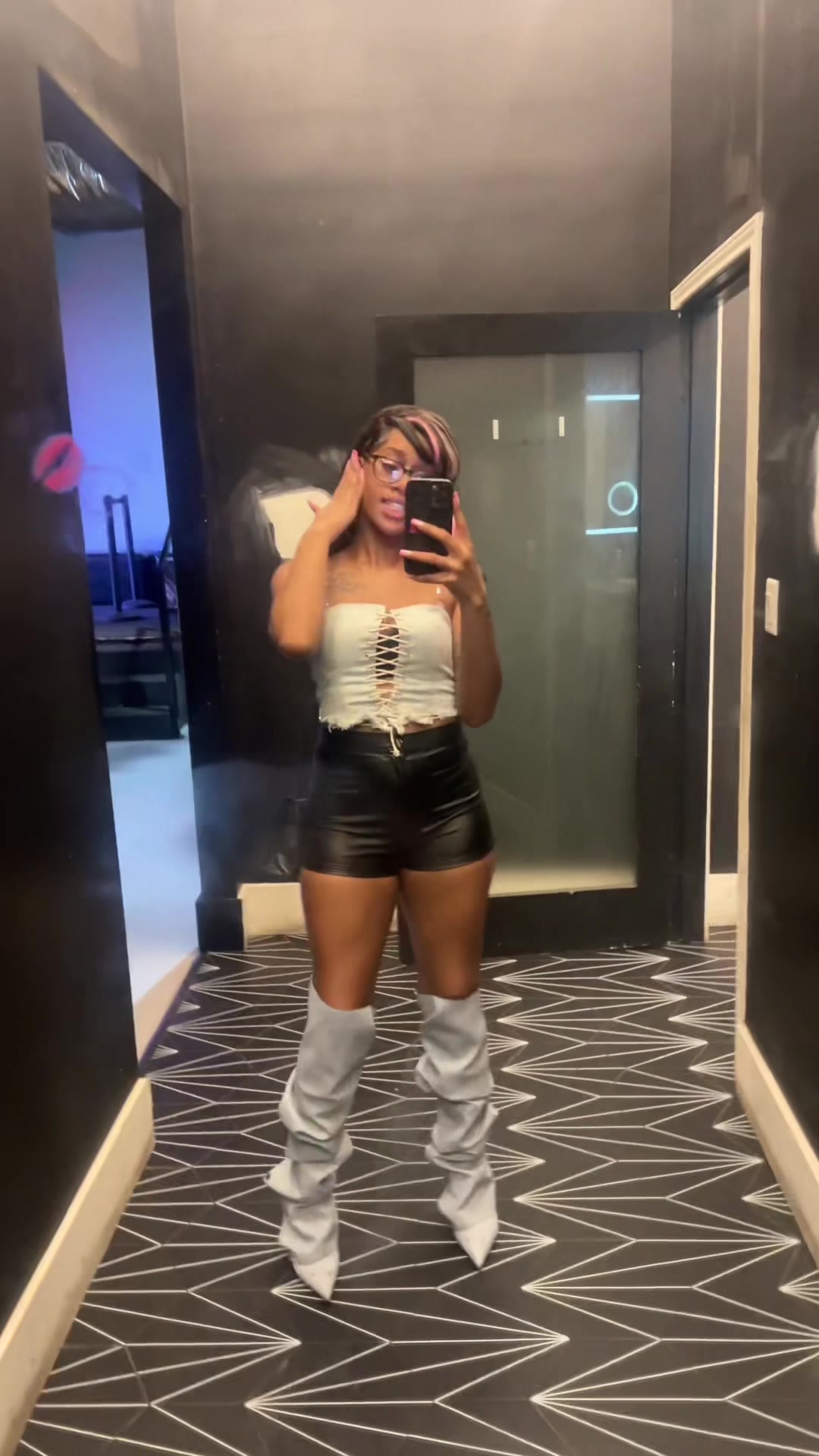 @courtnie 🖤
