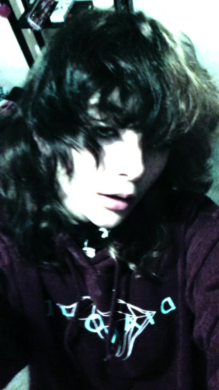 @(+18)cool kid on da internet