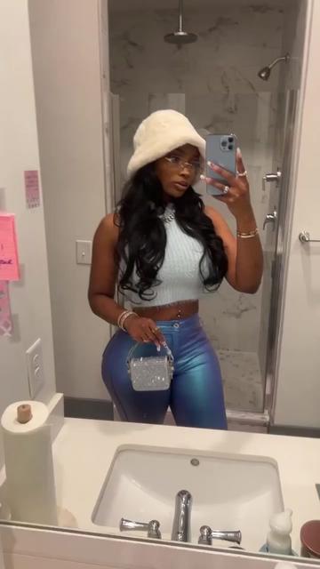 @Armanis_closet