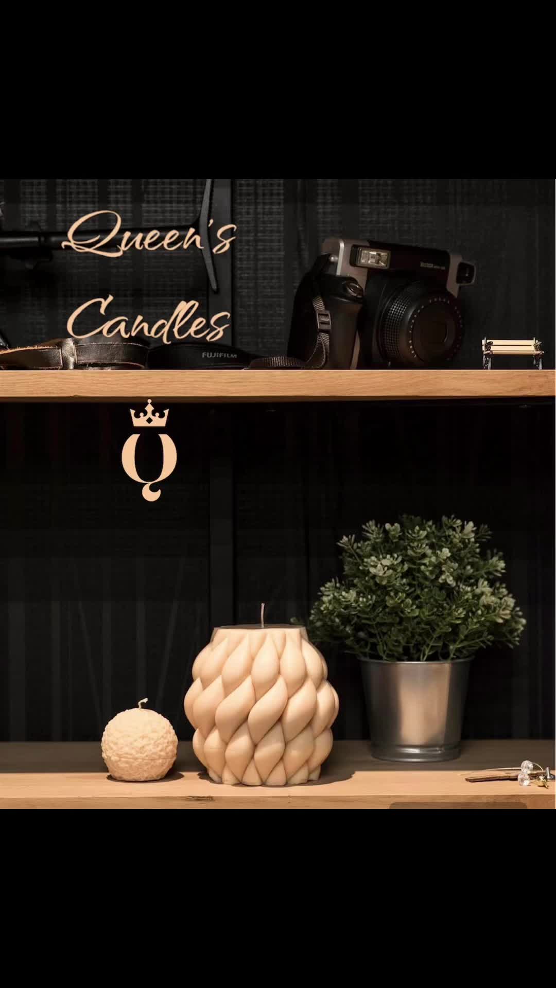 @Queen&rsquo;s Candles