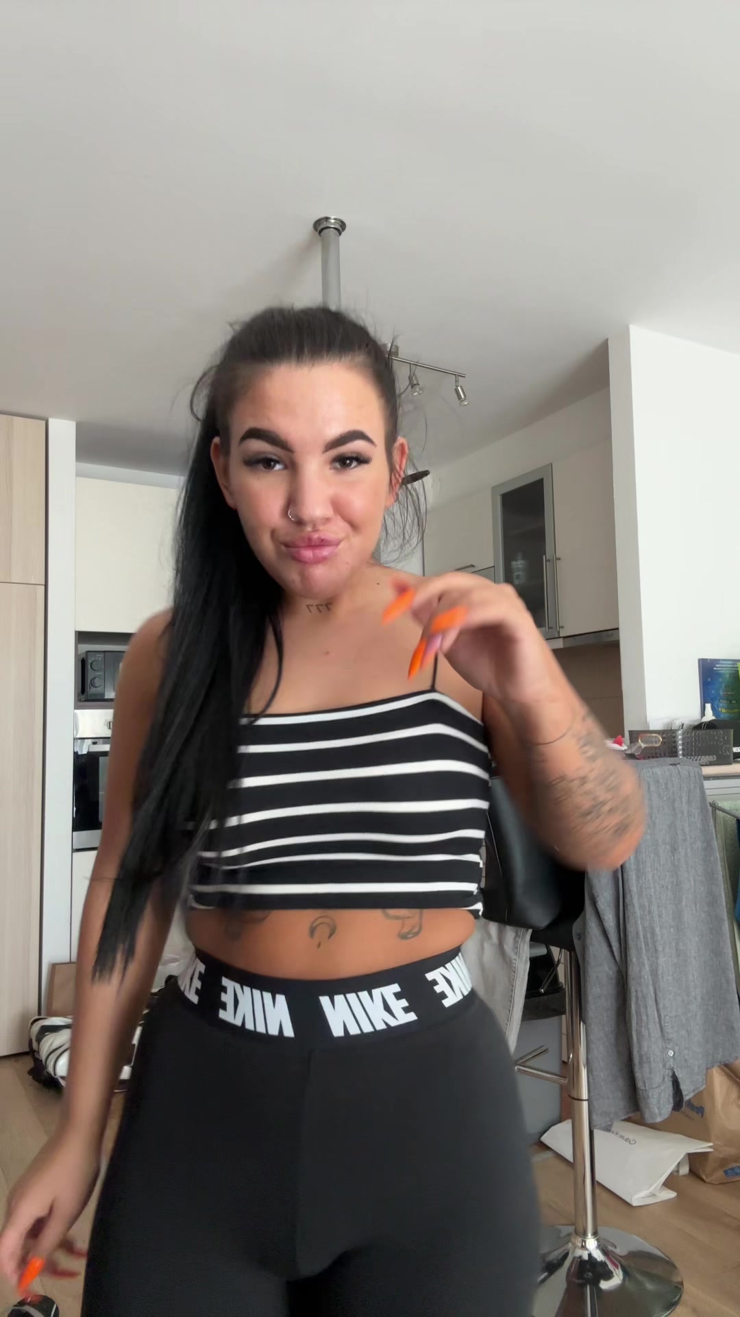 @𝐃.