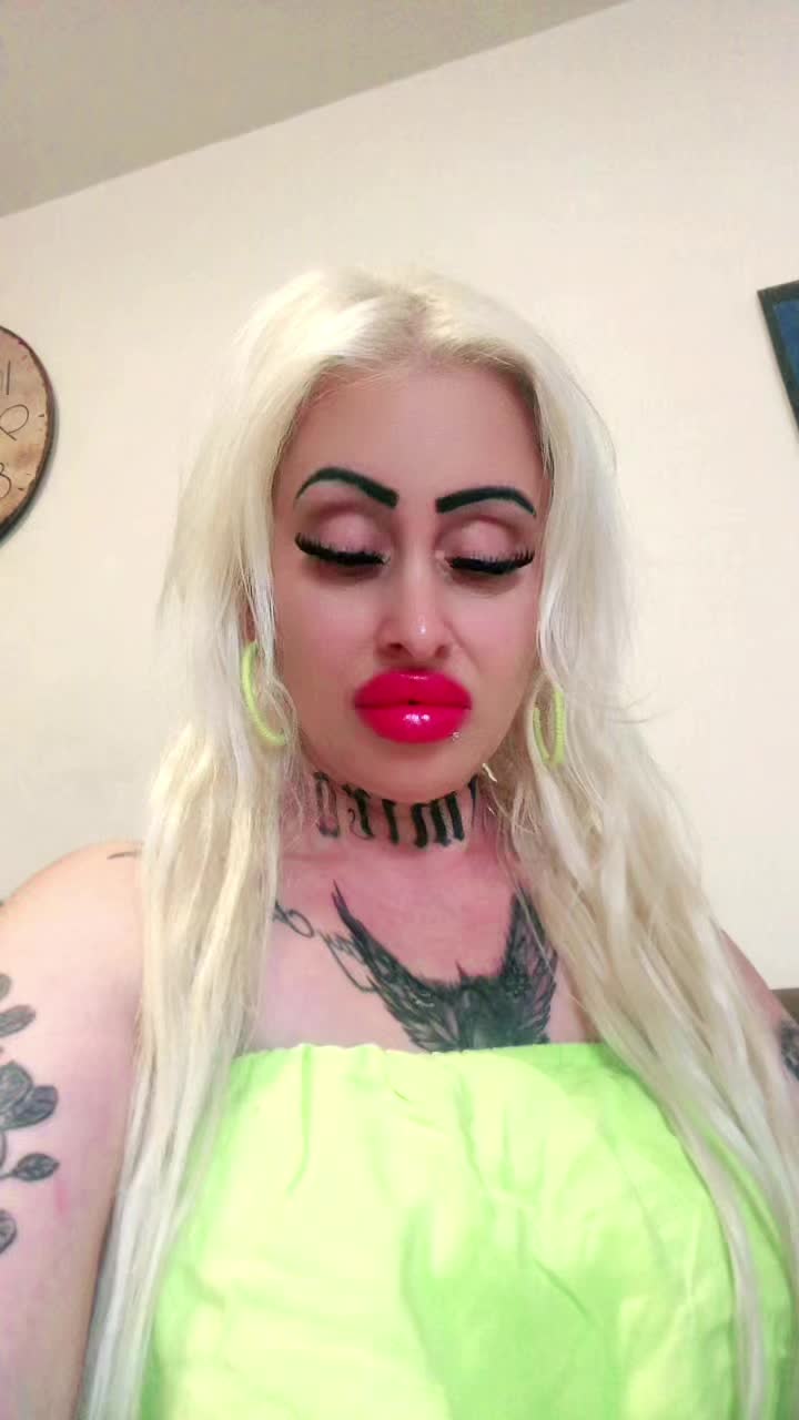 @Karina Nina Varga