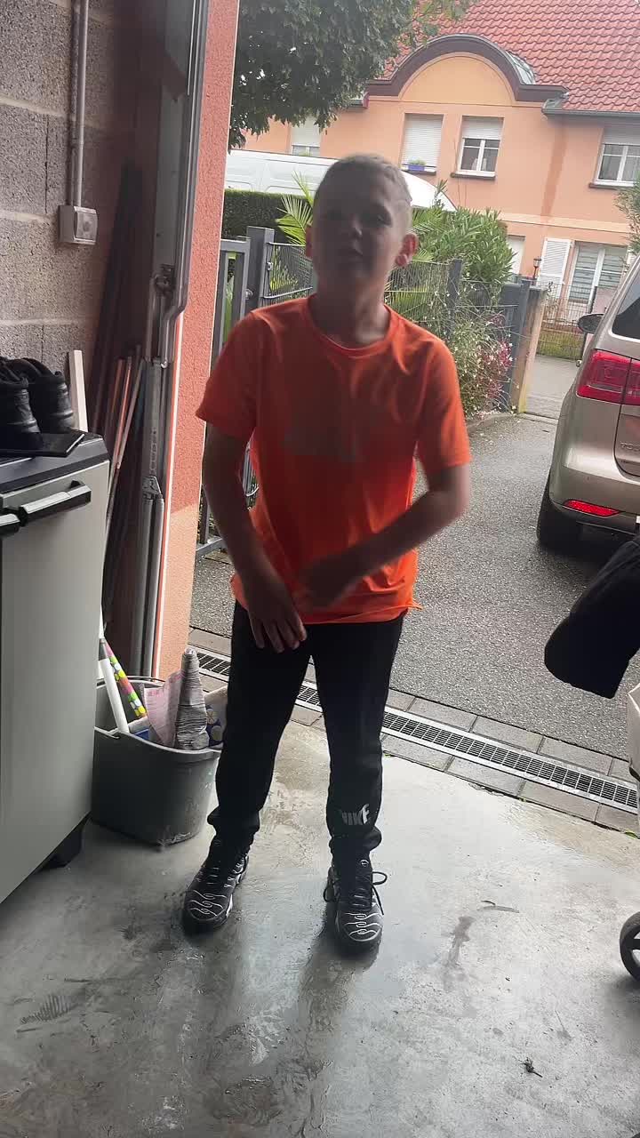 @Céline-line
