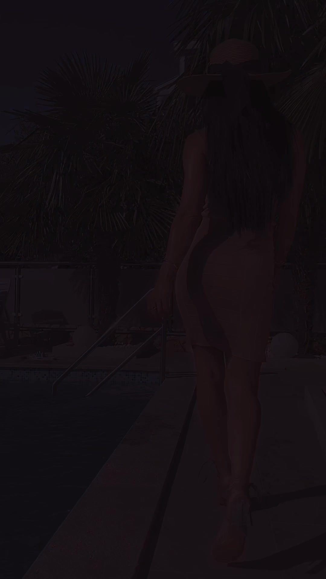 @Laura Biró