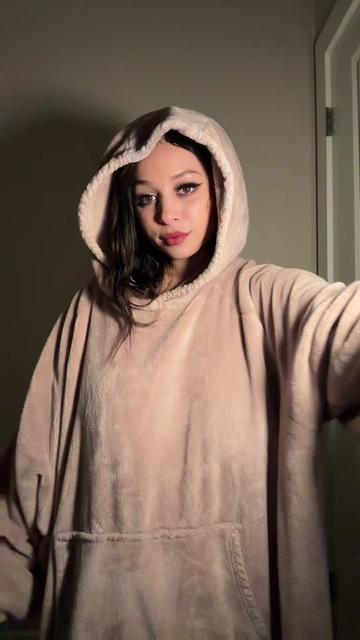 @ItsCayYay