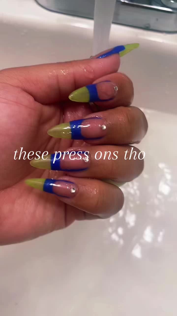 @🖤