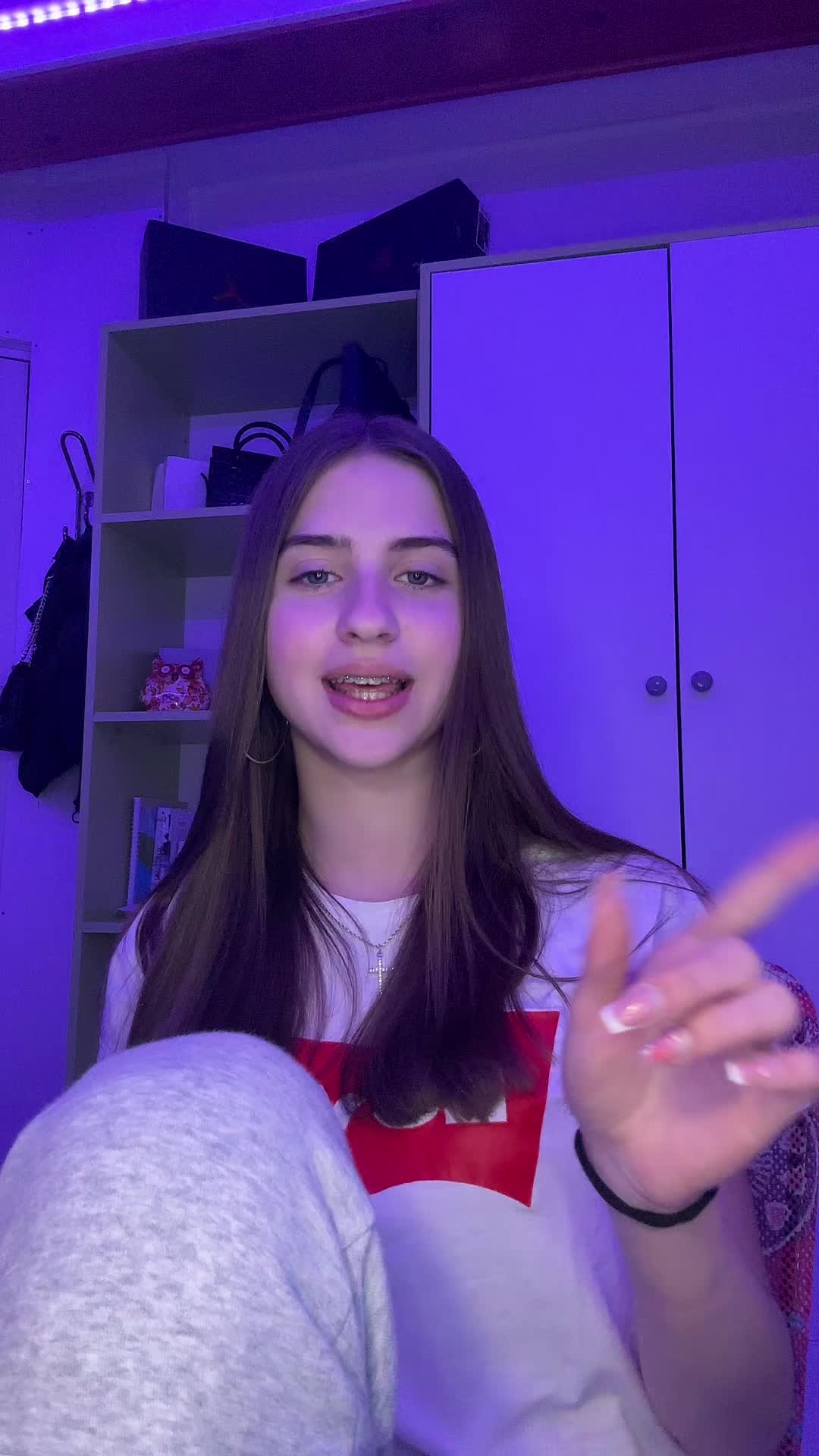 @𝐾𝑙𝑎𝑟𝑎 𝐽𝑎𝑚𝑛𝑖𝑘𝑎𝑟