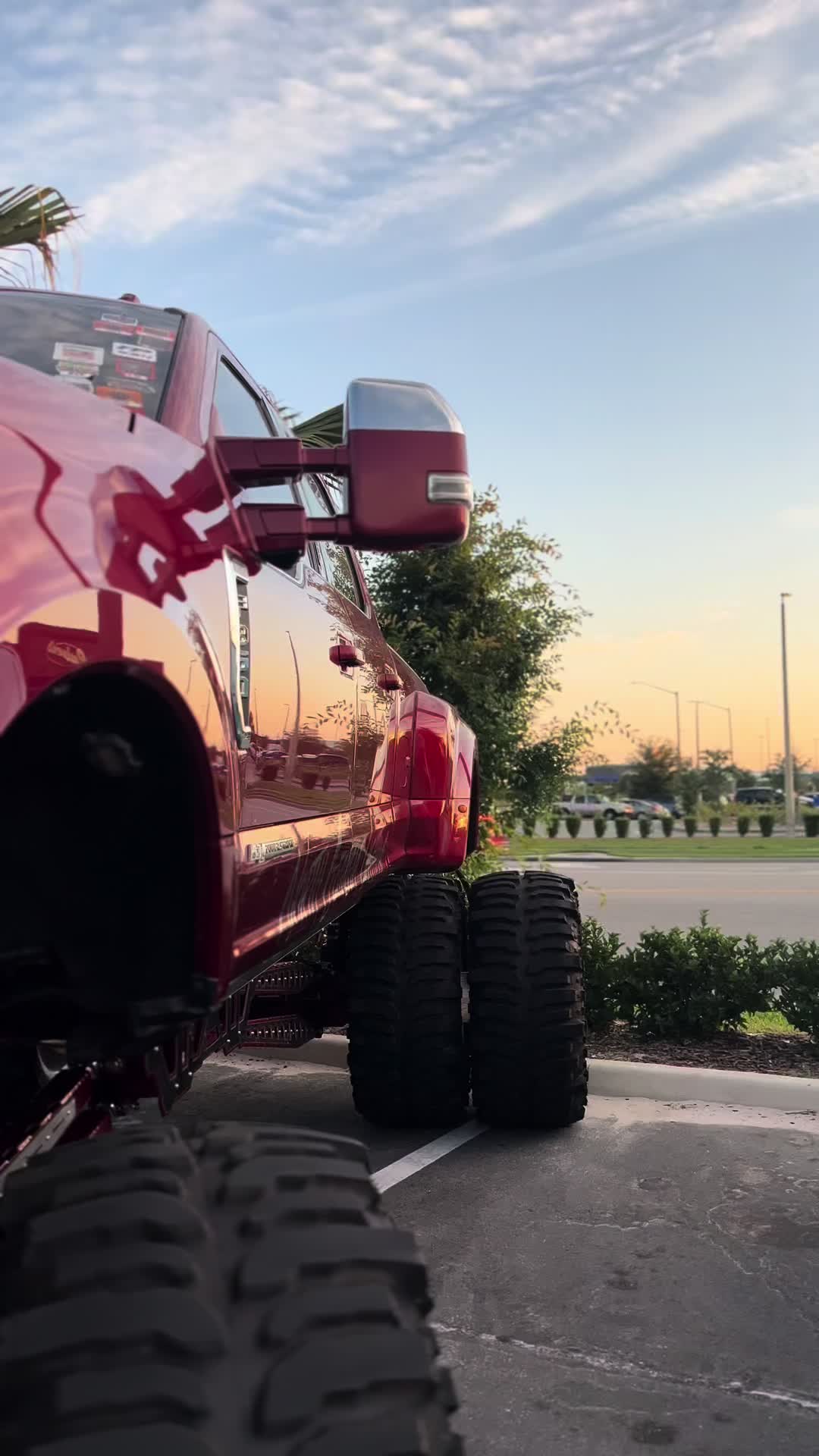 @trucks.com