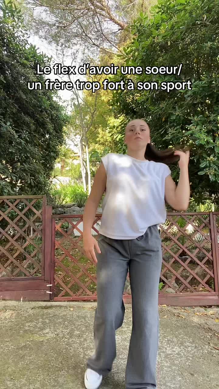 @Coralie05