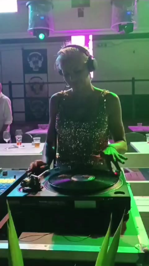 @@E̴K̴A̴T̴E̴R̴I̴N̴A̴D̴J̴
