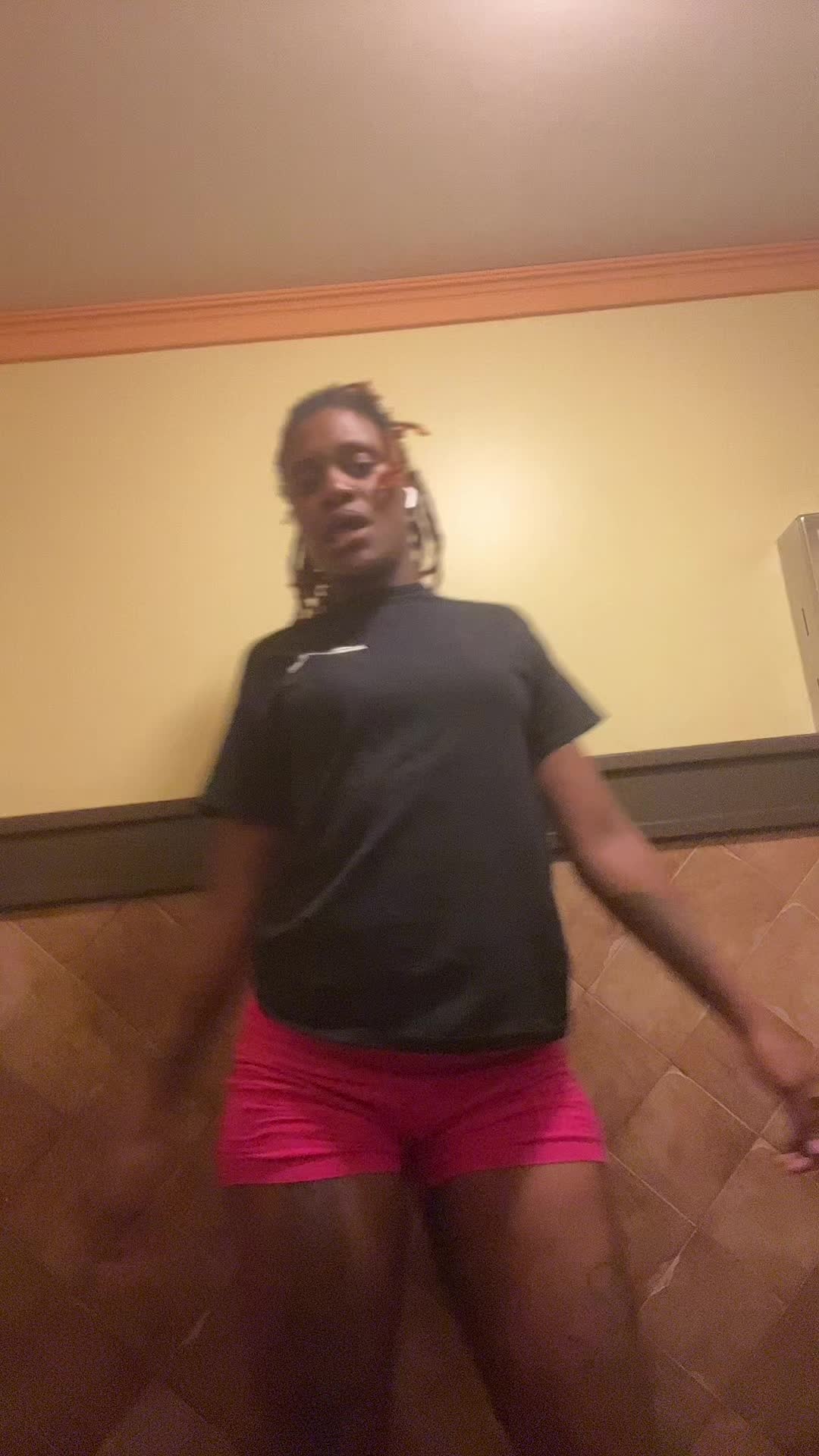@Sw33tkisses32